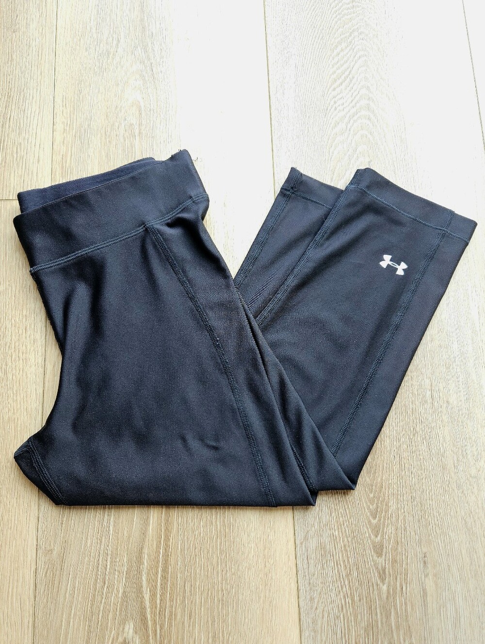 Under Armour Black Performance Heatgear Compression Leggings Capris | Medium